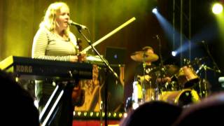 If You Find Yourself Caught in Love - Belle &amp; Sebastian - Live in Leeds 2011