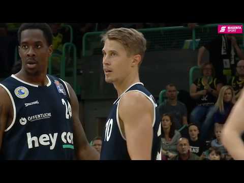 Thomas Klepeisz und Jovan Novak: einbeinige Dreier