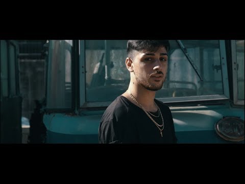 download lagu mp3 mp4 J One Scusa Ft Panda Testo, download lagu J One Scusa Ft Panda Testo gratis, unduh video klip J One Scusa Ft Panda Testo