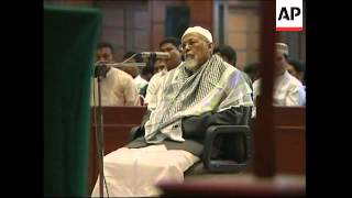 Download lagu Hakim memerintahkan persidangan terhadap ulama militan untuk dilanjutkan. mp3