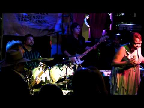 Jackie Scott & The Housewreckers  "This is a Man's World"