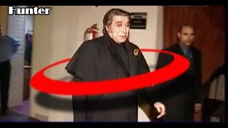 El Humor De Sandro 10 - Tira Un Beso Al Público Y Hace Stand Up