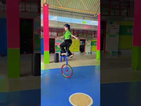 การขึ้นและการลงล้อเดียวยีราฟแบบคันชาทีมสไตล์ #unicyclelife #unicycle #unicycling #cycling #sports