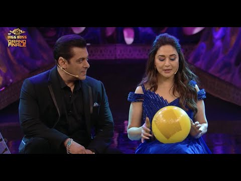 Salman khan, Madhuri Dixit in Show big boss I Big Boss I#shorts #bollywood #shortsviral #shortsfeed