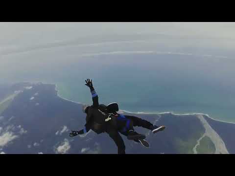 20,000 Ft / 6,1 km, NZ's Highest Skydive, location Franz Josef. 85 seconds of freefall after jumping