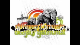 Dj Giamma Vol. 32 - MAMAMIA Club 2010 - Different Music - BMS