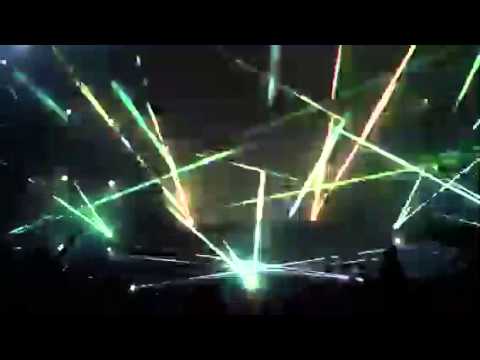 Don't you worry child/heart is king