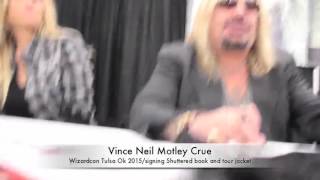 vince neil of motley crue signing wizard world tulsa 2015