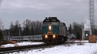 preview picture of video 'The Canadian at Washago (06DEC2014)'