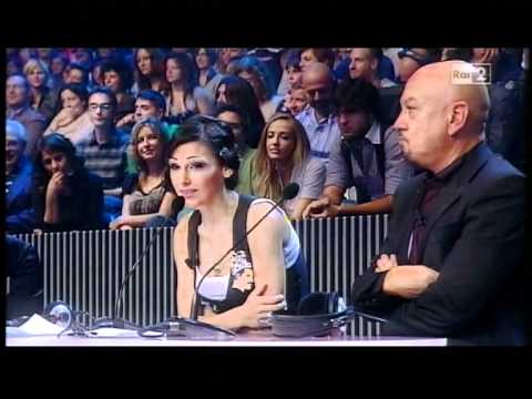 nevruz canta "noi ragazzi di oggi" 28/09/2010