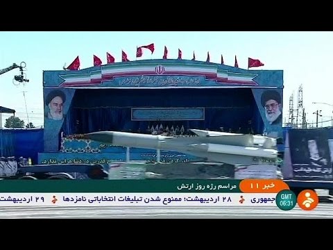 إيران تستعرض قدراتها العسكرية بمناسبة "يوم الجيش"