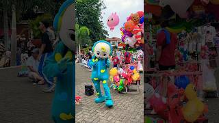 Download lagu Cocomelon the wheels on the bus mp3
