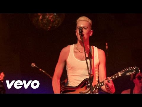 Diamond Rings - Runaway Love (Live)