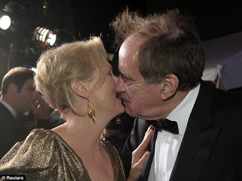 Insane dude kissing  Meryl streep after Golden Globe! [MUST WATCH]