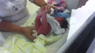 Nacimiento de Alondra su primer puesta de ropa