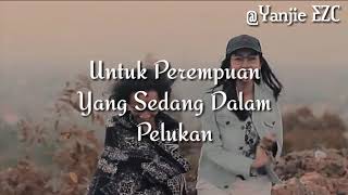 Download lagu SMVLL – Untuk Perempuan Yang Sedang Dalam Pelukan Lirik(Reggae Cover) mp3
