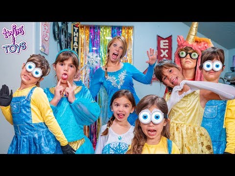 Frozen Elsa Gives Kate & Lilly a Magic Fashion Show with a Dance Party!