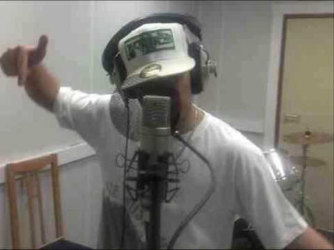 Young Reyes - Im Broken