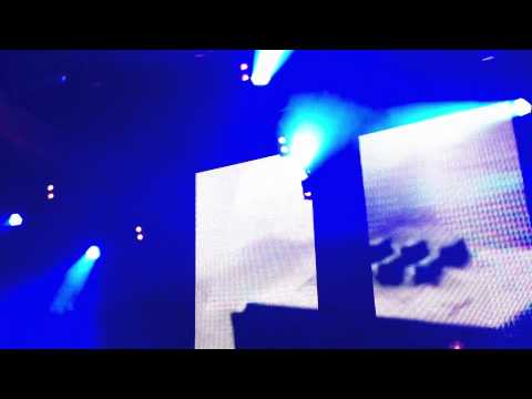 Dash Berlin - Man on the run (Hollywood Palladium 2-24-2012)