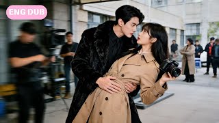 Amnesiac CEO Crashed Film Set, Kissed Cinderella Girl, Signed a $10M Contract Just to Be Her Husband