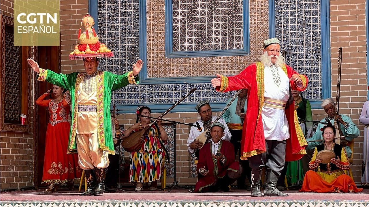 Herederos culturales: Los Doce Muqam