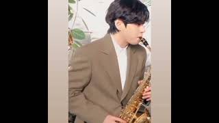 Download lagu Taehyung with his Saxophone 🥺💜💜 mp3