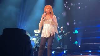 Reba McEntire Live “Whoever’s in New England”