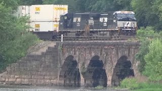 preview picture of video 'Norfolk Southern Double Stack In Duncannon, PA'