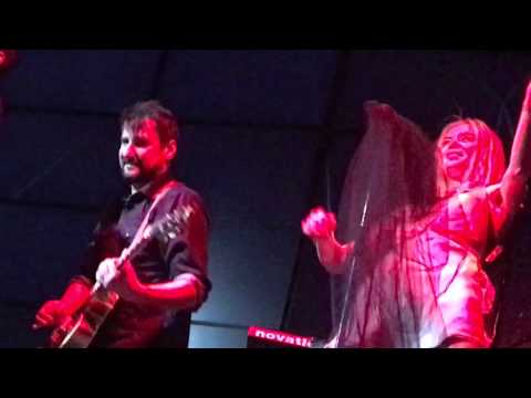 Alloise live concert Dlux - Crown