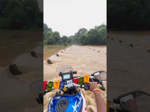 Water ride in river xpulse 210 // water crossing hero xpulse 210 #youtubeshorts #shorts
