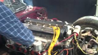 preview picture of video 'jaguar E-type 1967 engine start'