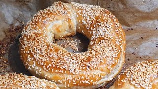 בורקס חישוקים עם  פירה תפוחי אדמהPastry with mashed potatoes מטבח בקלי קלות ליהי קרויץ (ליהי קרויץ - מטבח בקלי קלות) - התמונה מוצגת ישירות מתוך אתר האינטרנט יוטיוב. זכויות היוצרים בתמונה שייכות ליוצרה. קישור קרדיט למקור התוכן נמצא בתוך דף הסרטון