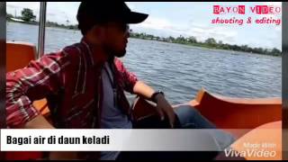 Download lagu SULTAN Bagai air didaun keladi mp3 Download lagu SULTAN Bagai air didaun keladi mp3