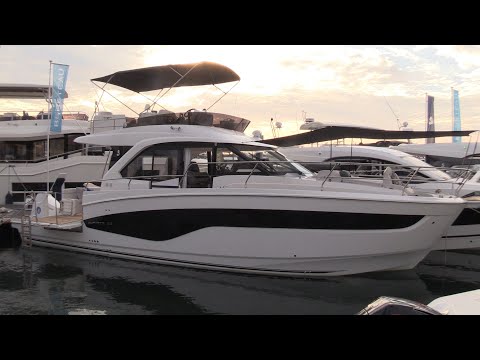 Beneteau Antares 12 -  2023 Cannes Yachting Festival Beneteau Antares 12 -  2023 Cannes Yachting Festival