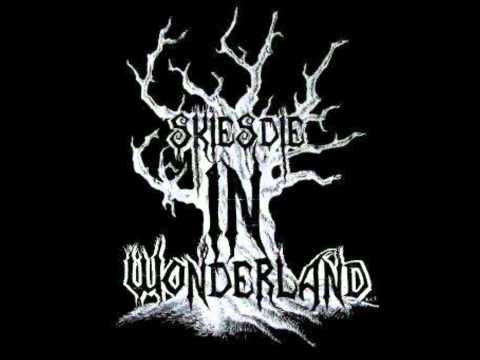 Skiesdie in Wonderland-woman made of wax
