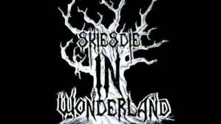 Skiesdie in Wonderland-woman made of wax