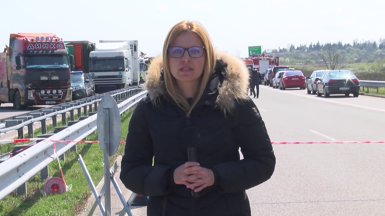 Двама шофьори загинаха при верижна катастрофа на АМ "Марица"
