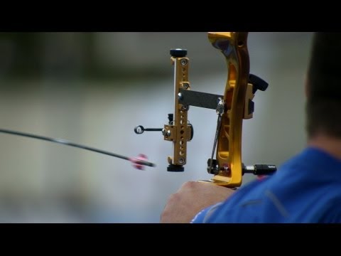 Ebrahim Ranjbarkivaj v Stéphane Gilbert — Exhibition Match | Paris 2013 Archery World Cup Final