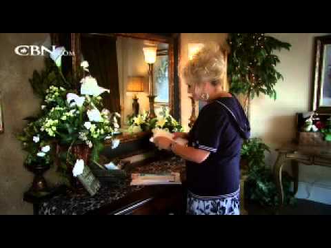 How Can A Small Business Grow in a Down Economy? - CBN.com