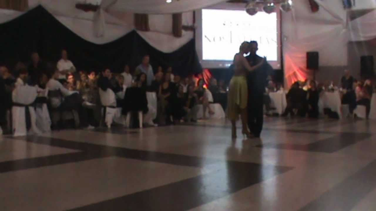 ALEJANDRA MANTIÑAN Y MARTIN OJEDA. 1 de 5. Milonga Nostalgias, Santa Fe.