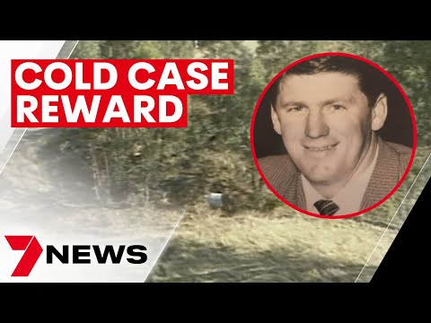 Crooked cop linked to a cold case gangland murder mystery | 7NEWS