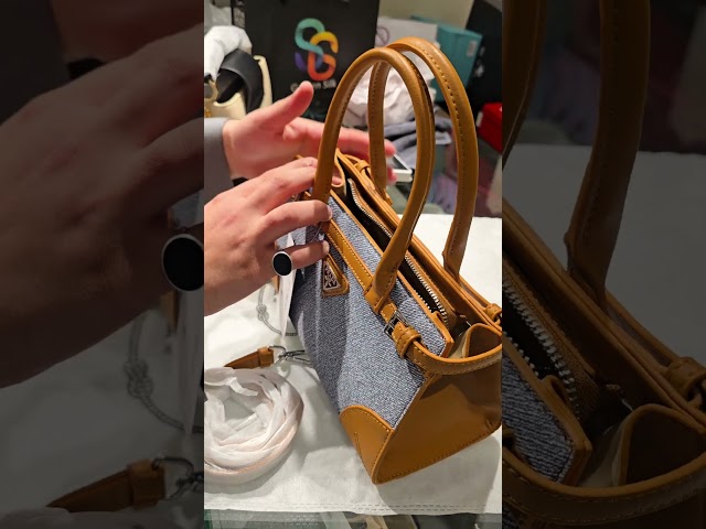 حقيبة برادا موديل حديث لون رصاصي فاتح مقاس25