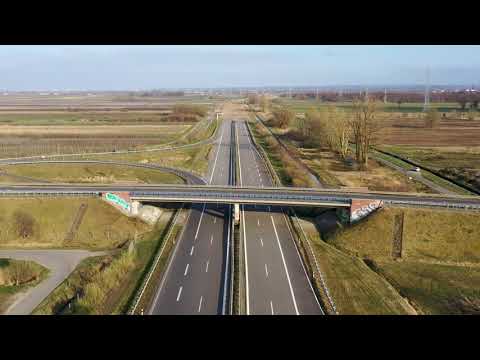 Mit der Drohne auf der Autobahn - Die A26 Jork Richtung Hamburg
