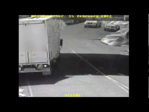 Truck Vs Indooroopilly Bridge