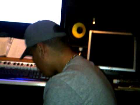 El FlowChy ft el polaco escribiendo se cren k saben lo nuevoo