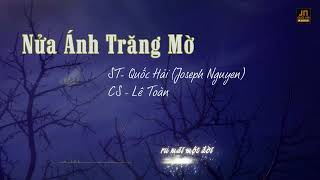 Nửa ánh trăng mờ