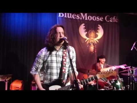 DAVY KNOWLES "Tear Down The Walls" 7 may 2017 LIVE @ "Bluesmoose café" Radio, Groesbeek Netherlands