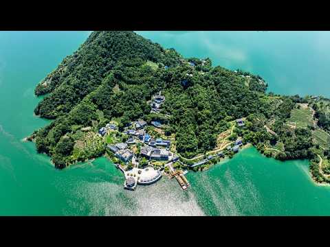 Live: Escape the heat at Qingjiang Gallery Scenic Area in China's Hubei Province