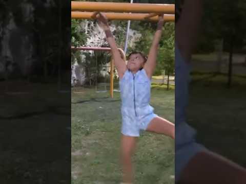 Marcela se cayó ! #firstlove #hermanitascardenas #hermanitas