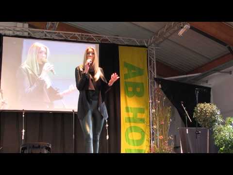 Daria Kinzer Halt mich fest